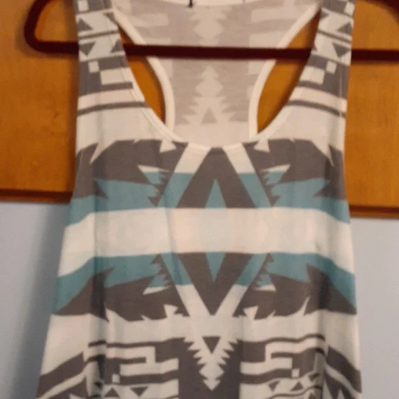 3 colorful long sleeveless tunic tops, beautiful colors! Size large forever 21 - Picture 3 of 6